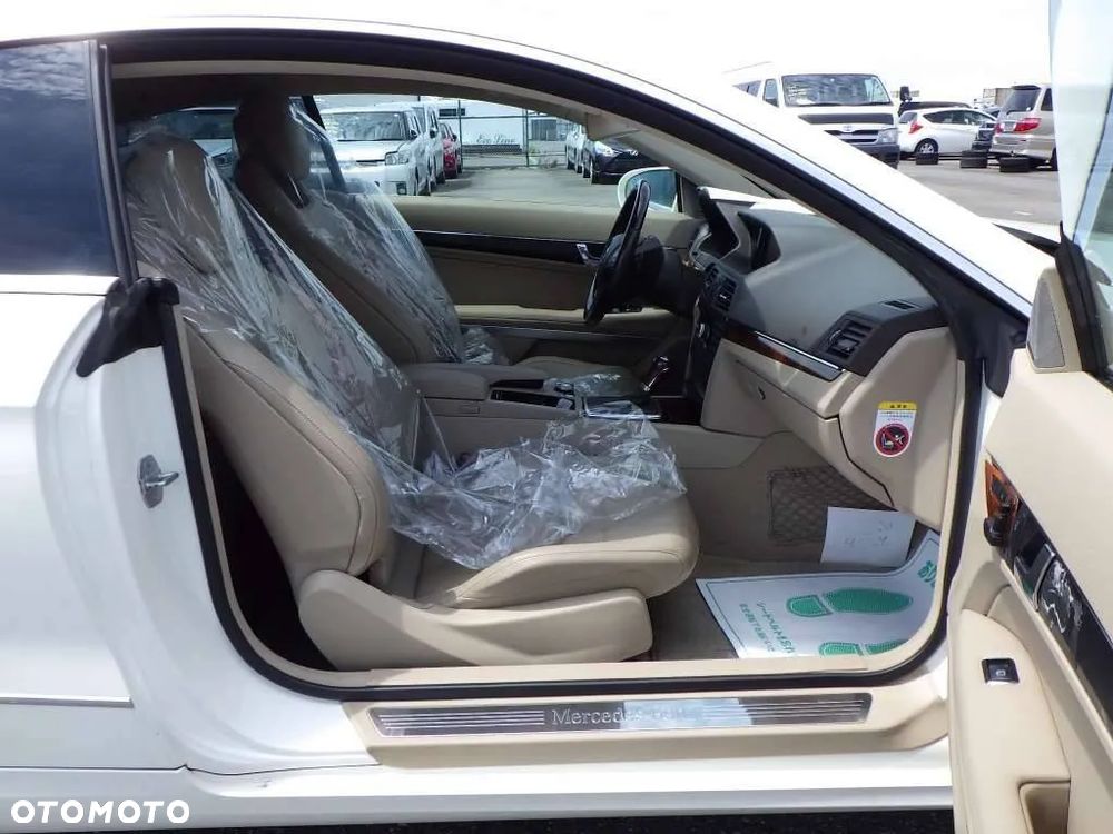 Mercedes-Benz Klasa E 350 Coupe 4Matic 7G-TRONIC - 35