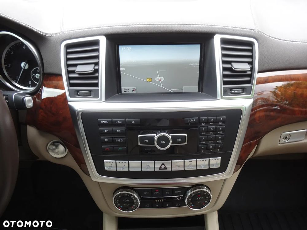 Mercedes-Benz GL 350 BlueTec 4-Matic - 30