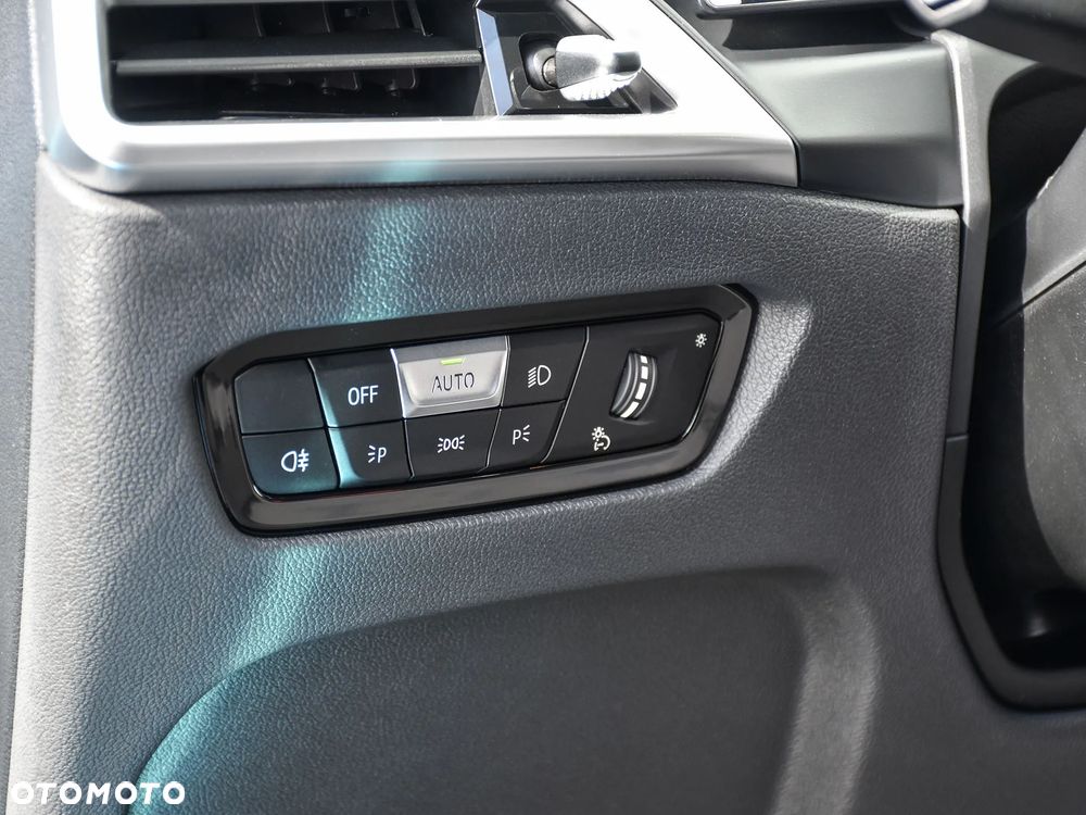 BMW Seria 4 M440i xDrive mHEV - 14