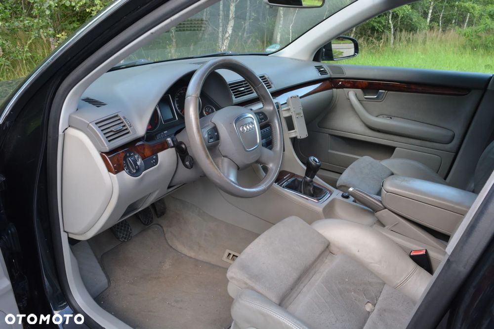 Audi A4 Avant 2.5 TDI - 12
