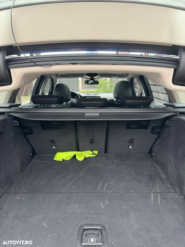 BMW Seria 3 330e Aut. Luxury Line - 14