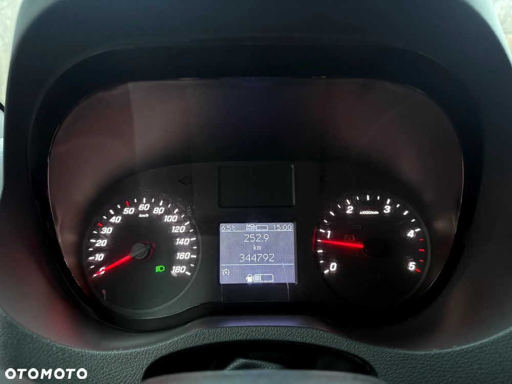 Mercedes-Benz Sprinter 907.223 - 25