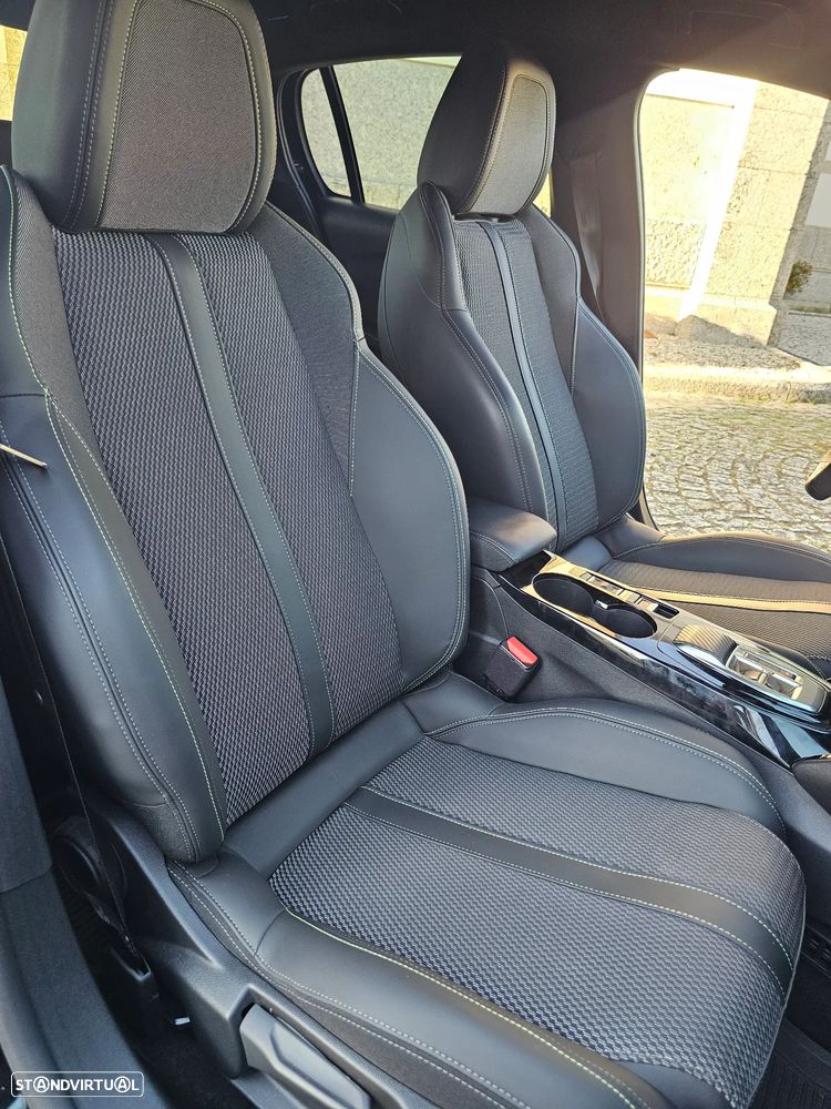 Peugeot e-208 GT - 17
