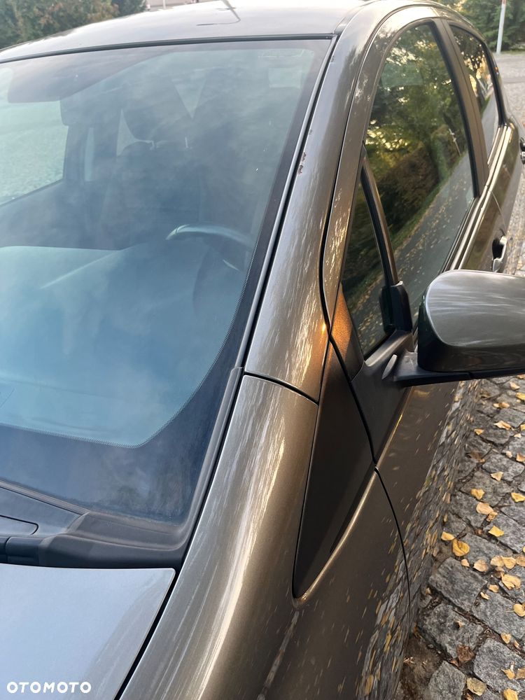 Toyota Yaris - 15