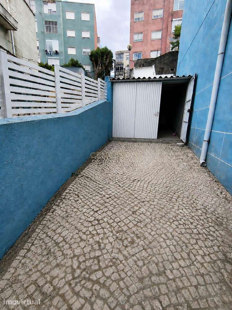 Apartamento T2 único com características de Moradia | Garagem | Lograd - Grande imagem: 2/29