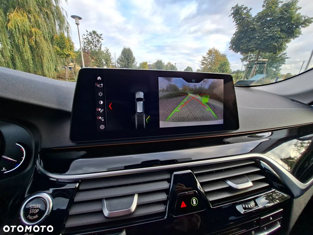 BMW Seria 5 520d Sport Line - 21