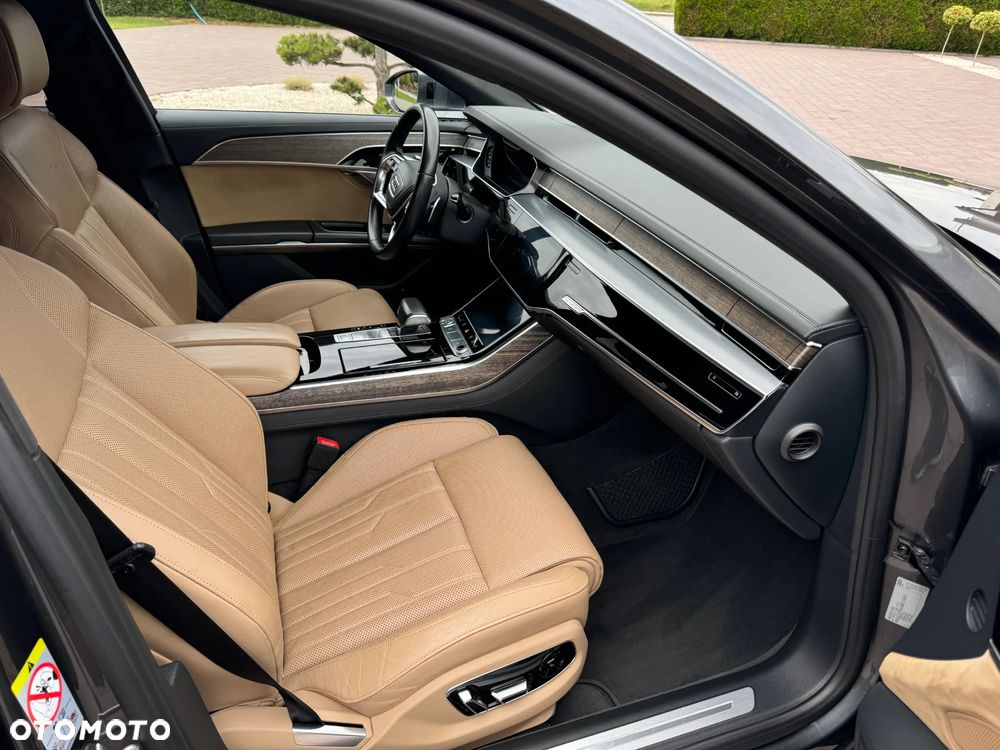 Audi A8 - 8