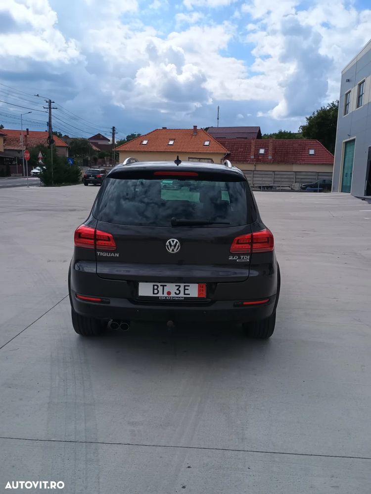Volkswagen Tiguan 2.0 TDI DPF 4Motion BlueMotion Technology Lounge Sport & Style - 4