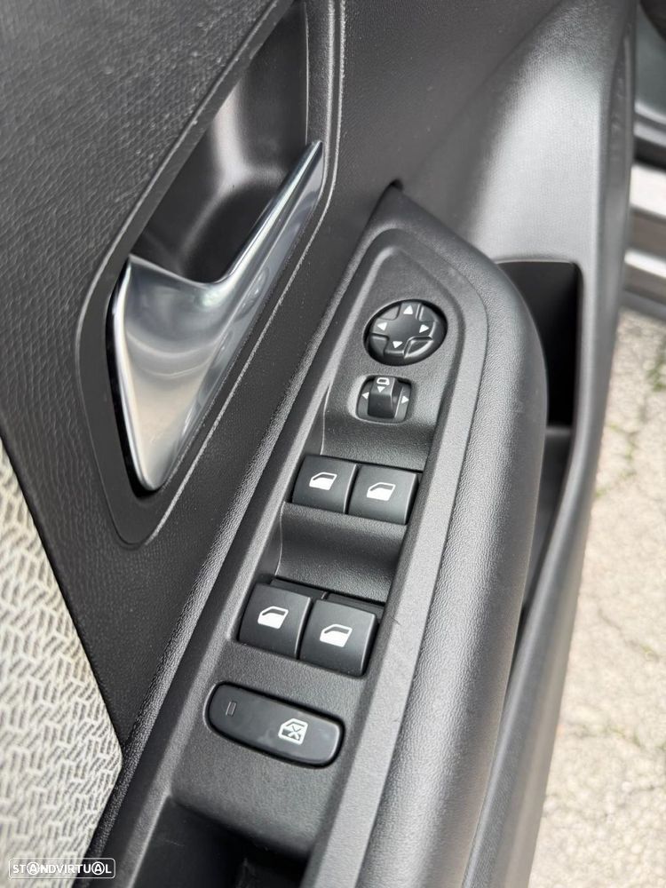 Citroën C4 1.2 PureTech Feel Pack EAT8 - 16