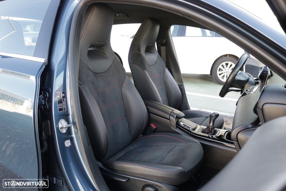 Mercedes-Benz A 180 d AMG Line - 25