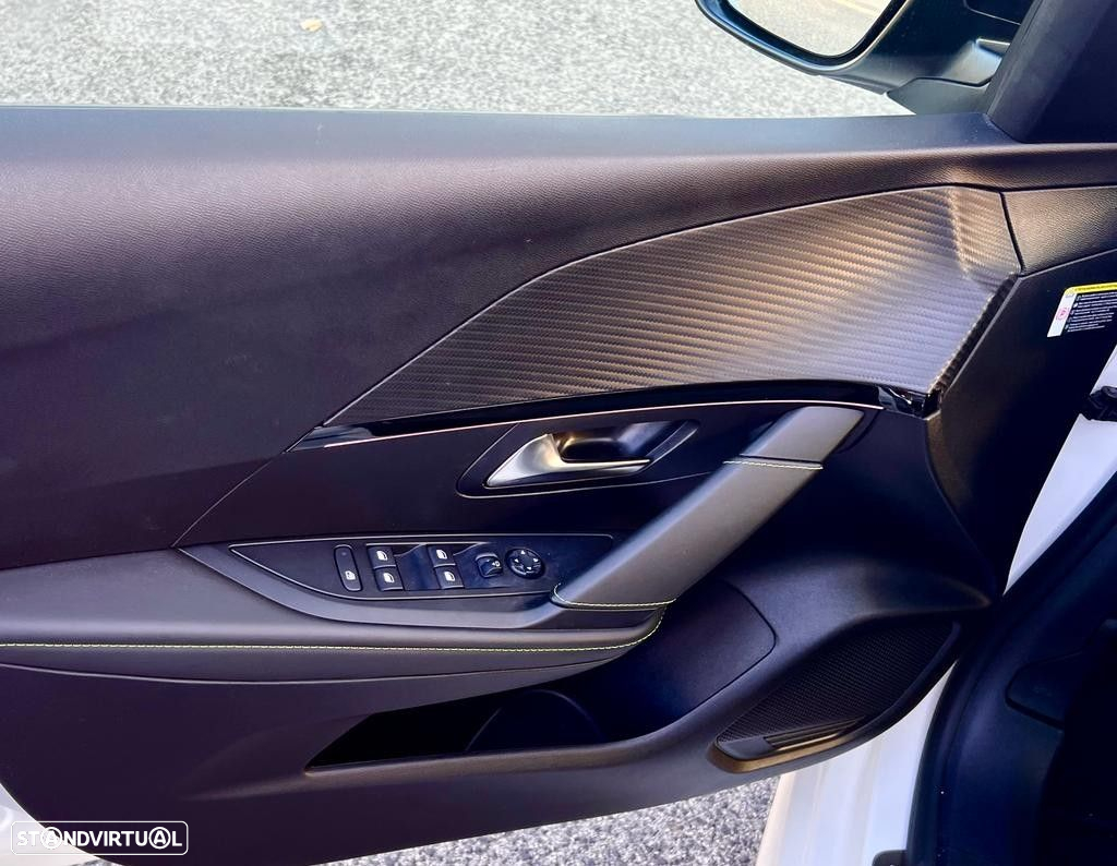 Peugeot e-208 50 kWh GT Pack - 12