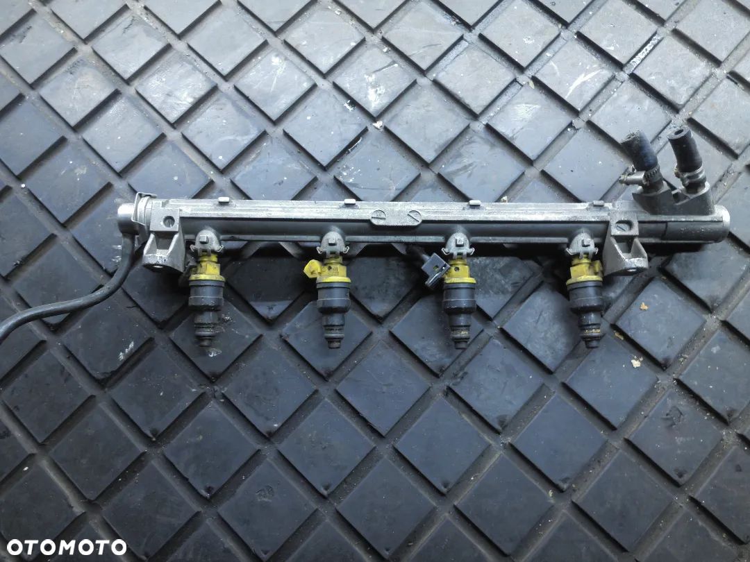ALFA ROMEO 75 WTRYSKIWACZE 0280150702 KOMPLET 2,0TS - 1