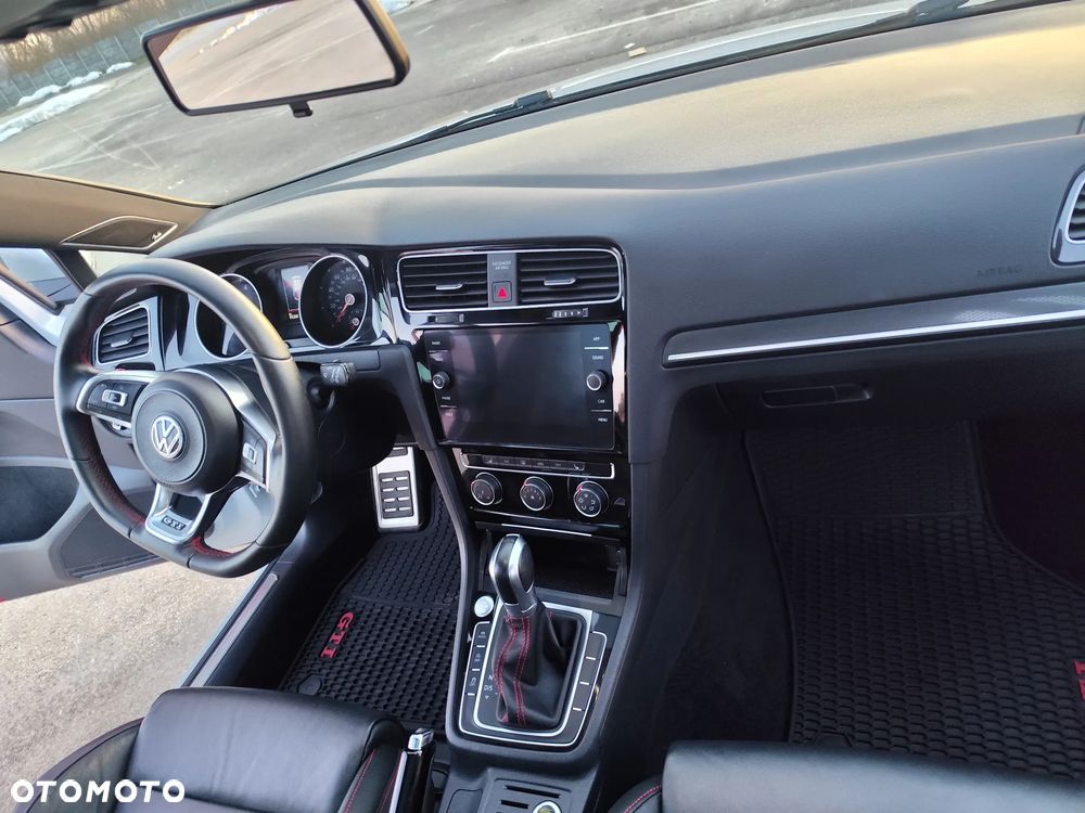 Volkswagen Golf GTI (BlueMotion Technology) DSG Performance - 11