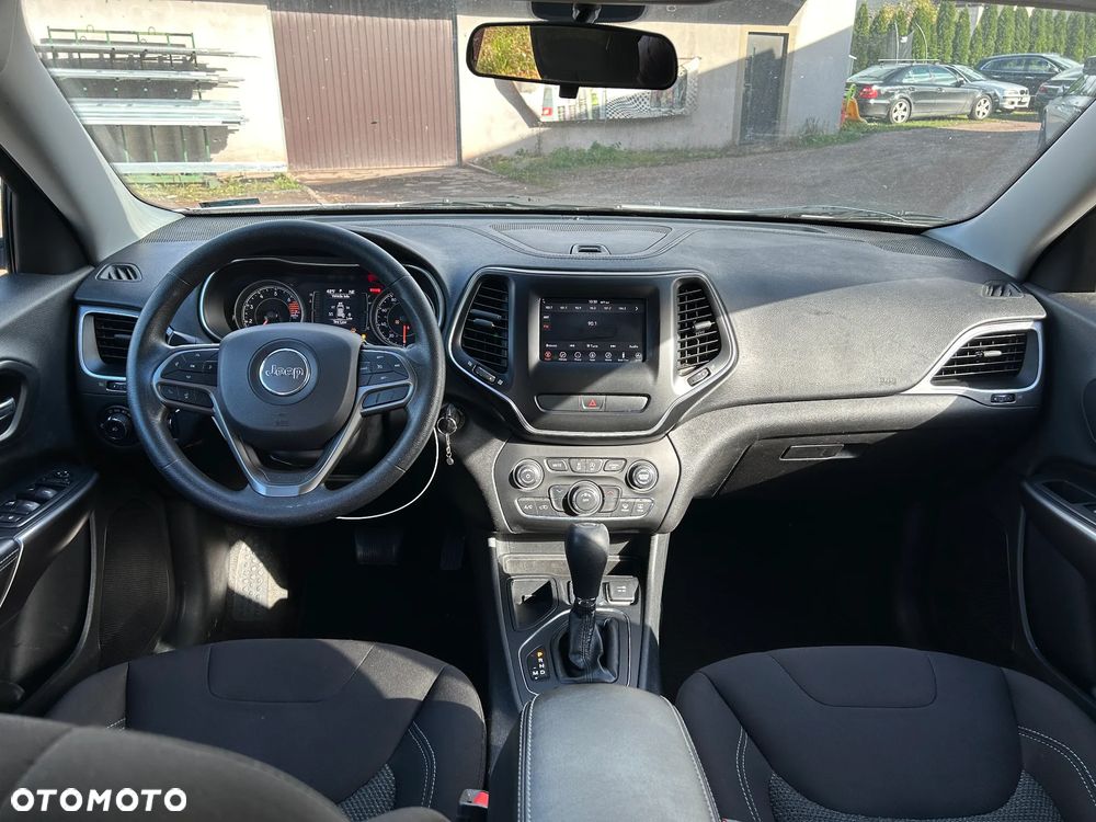 Jeep Cherokee - 17