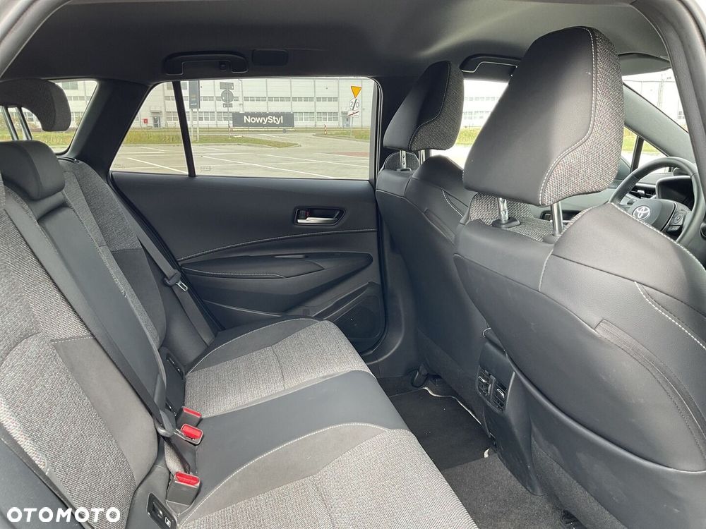 Toyota Corolla 1.8 Hybrid Style - 17