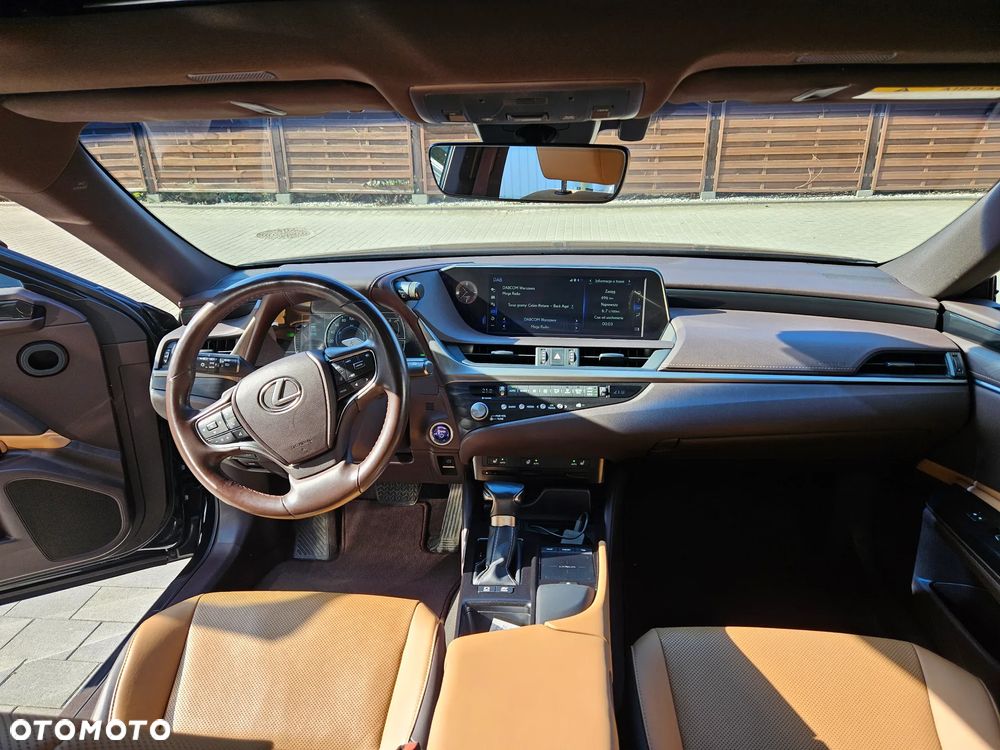 Lexus ES 300h Business Edition + - 5