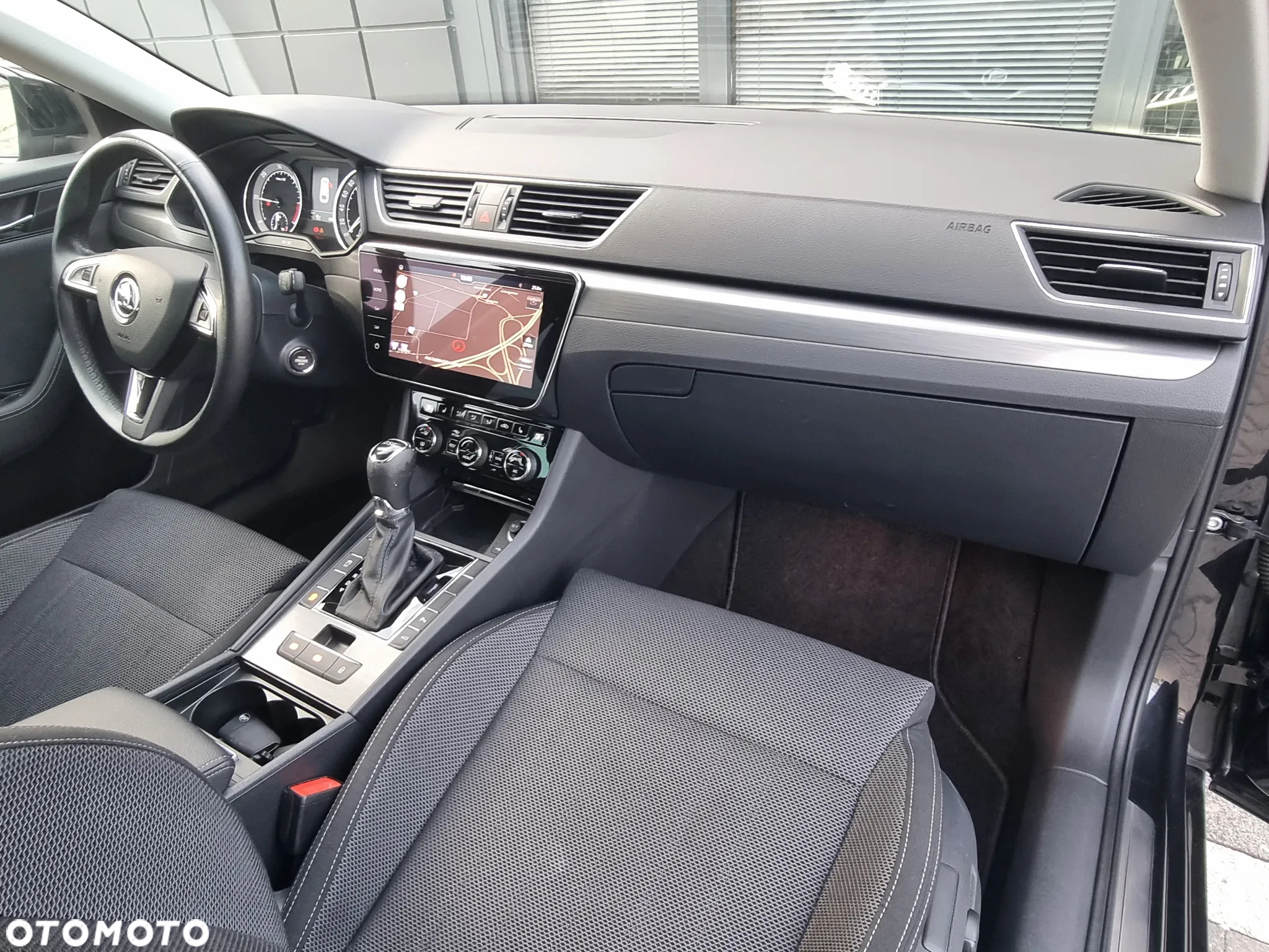 Skoda Superb 2.0 TDI SCR Style DSG - 37