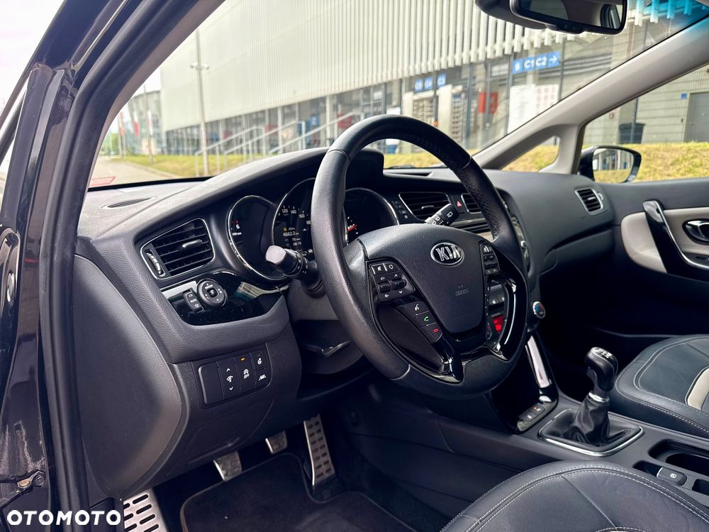 Kia Ceed 1.6 CRDi 128 Platinum Edition - 25