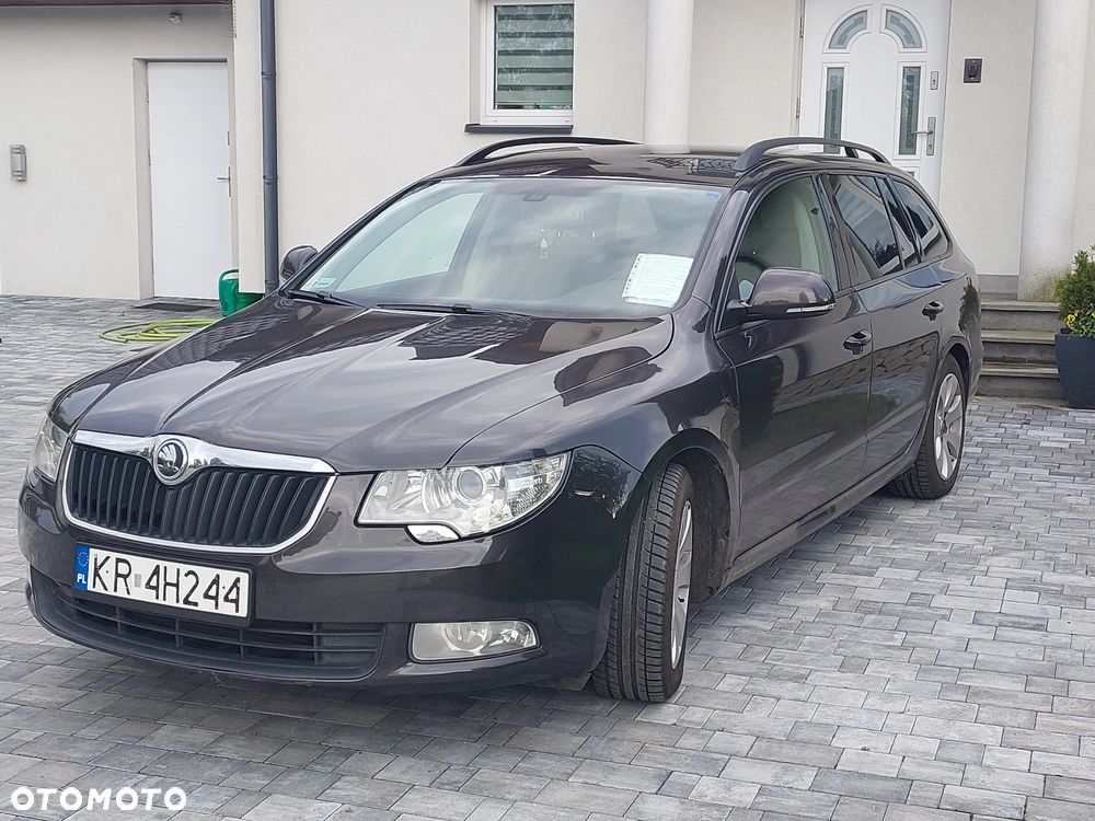 Skoda Superb 2011 photo 3