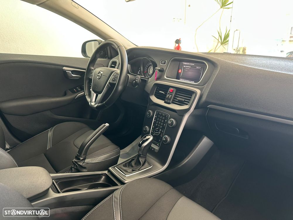 Volvo V40 2.0 D3 Kinetic Geartronic - 38