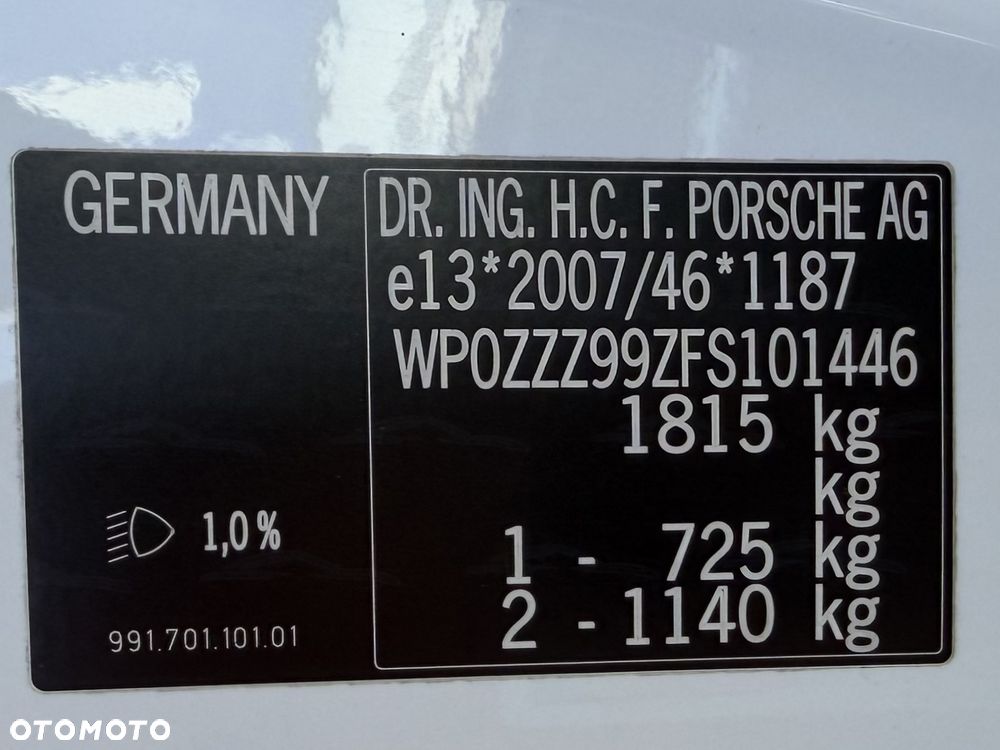 Porsche 911 Carrera - 19