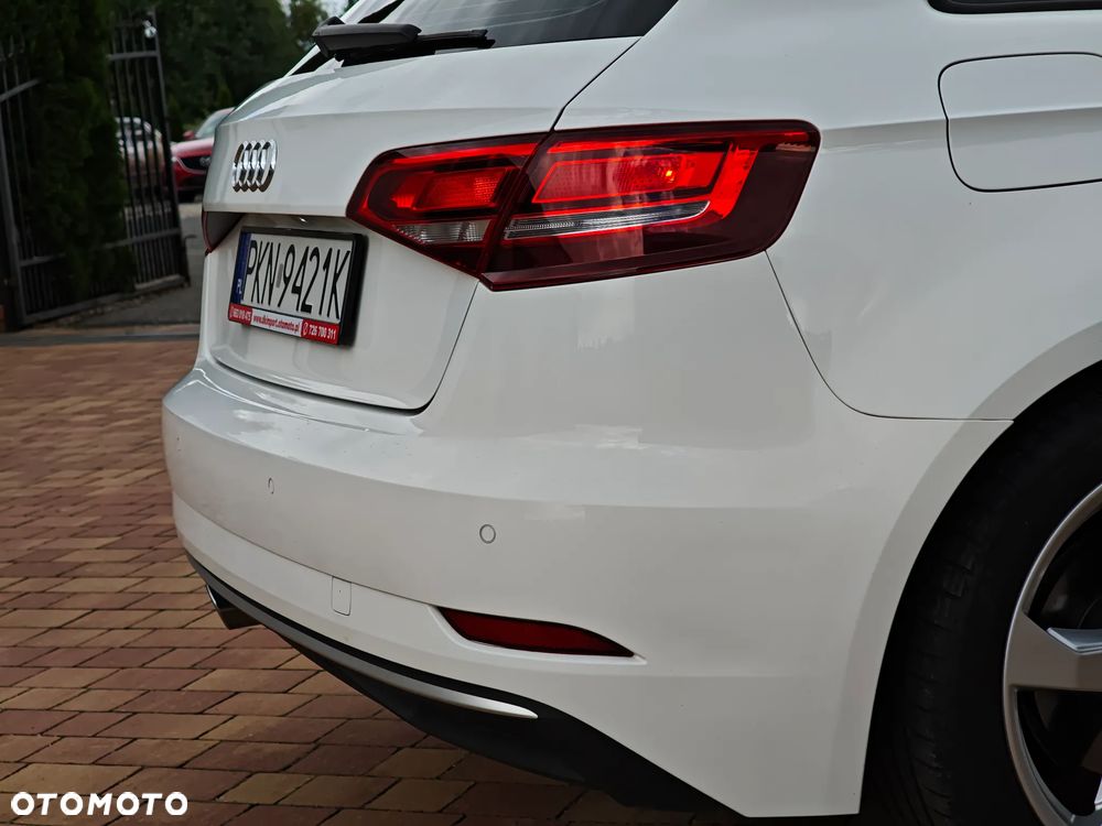 Audi A3 Sportback 2.0 TDI S tronic design - 13