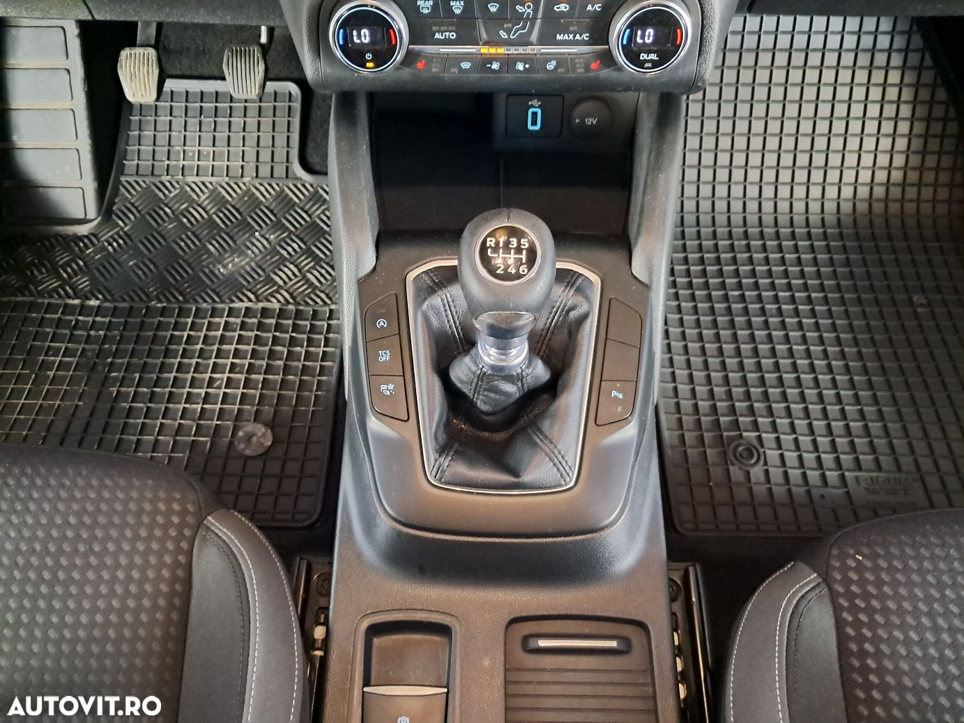 Ford Focus - 16