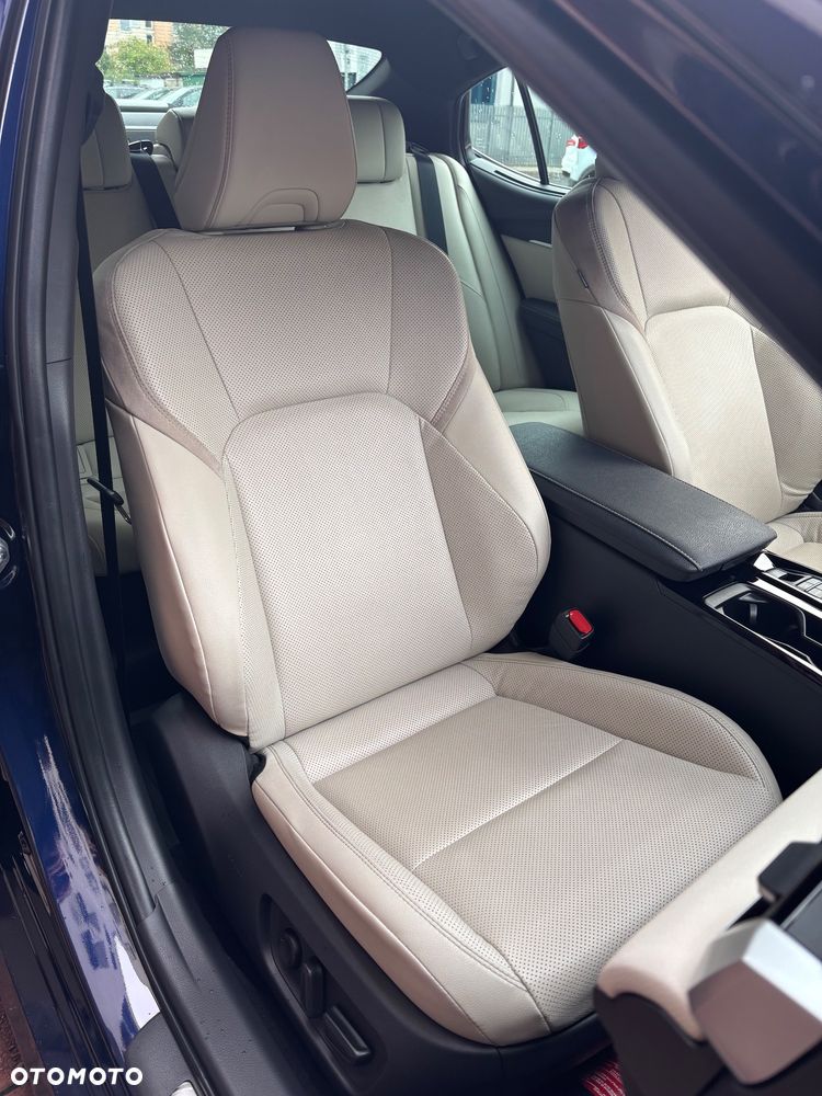 Toyota Camry - 33