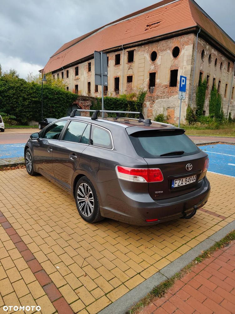 Toyota Avensis 2.0 Sol plus - 26