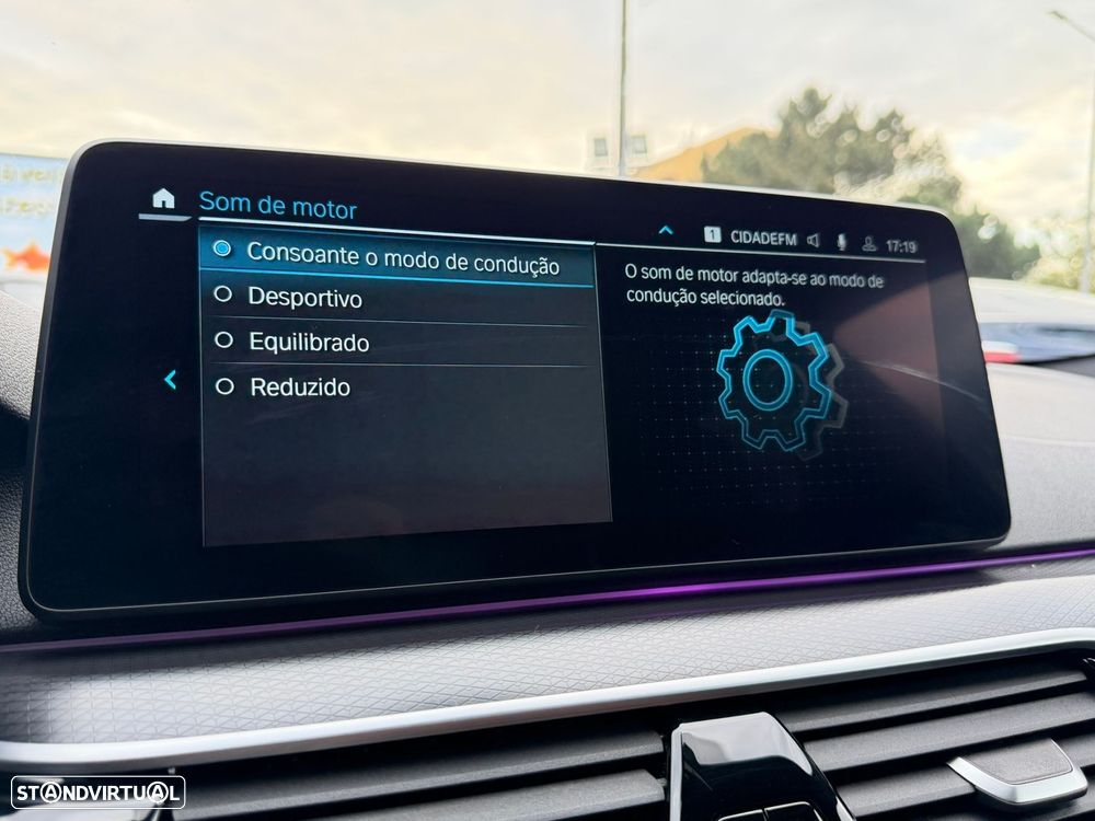 BMW 530 e Pack Desportivo M - 59