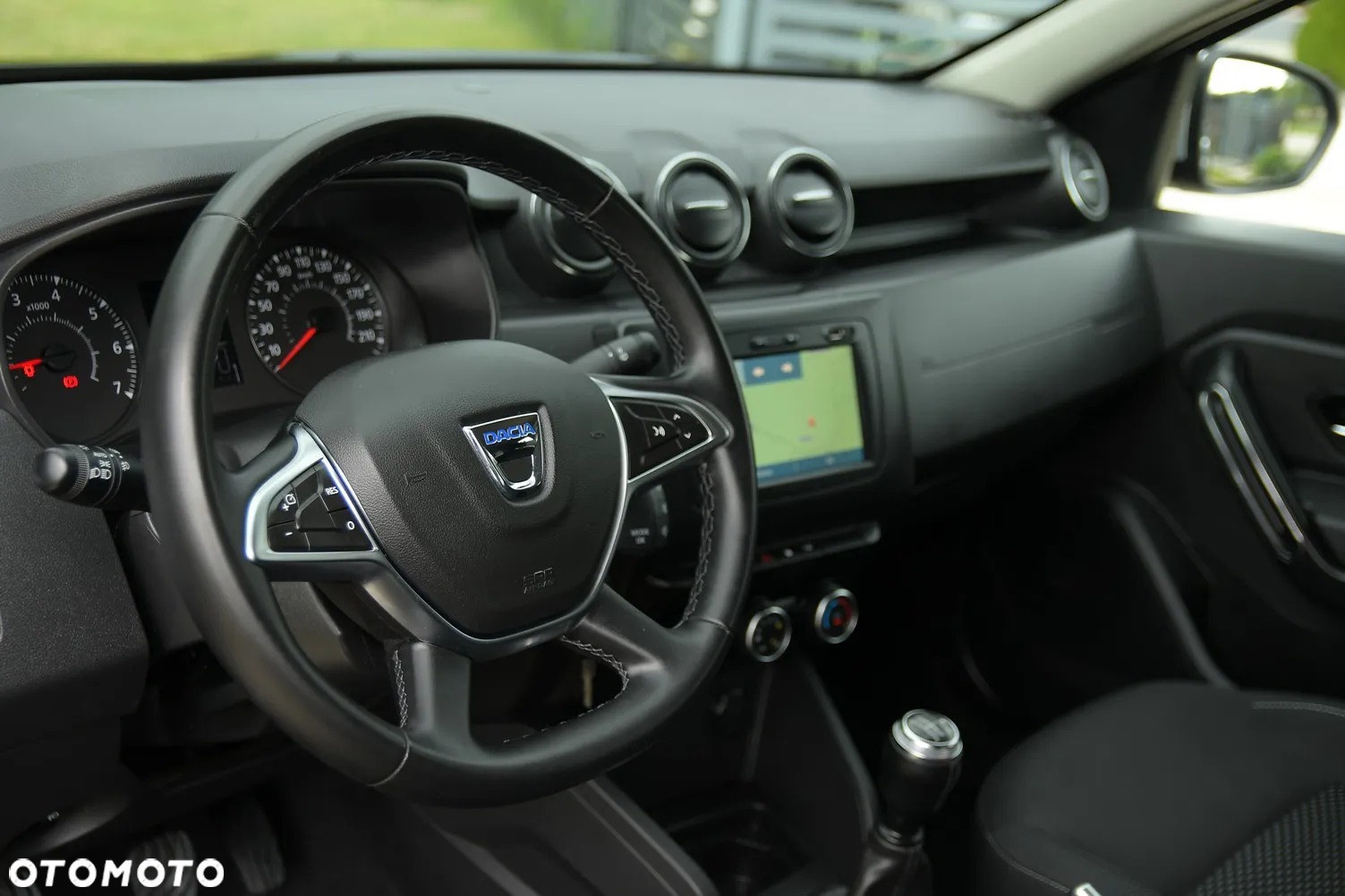 Dacia Duster 1.6 SCe Prestige - 24