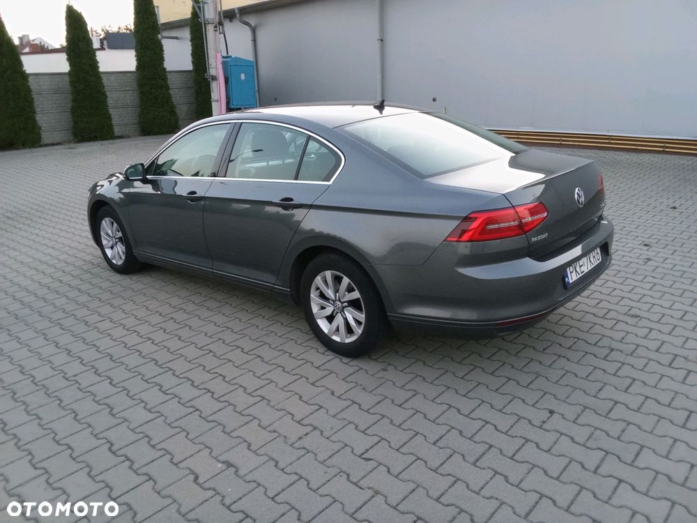 Volkswagen Passat 1.6 TDI BMT Comfortline - 4