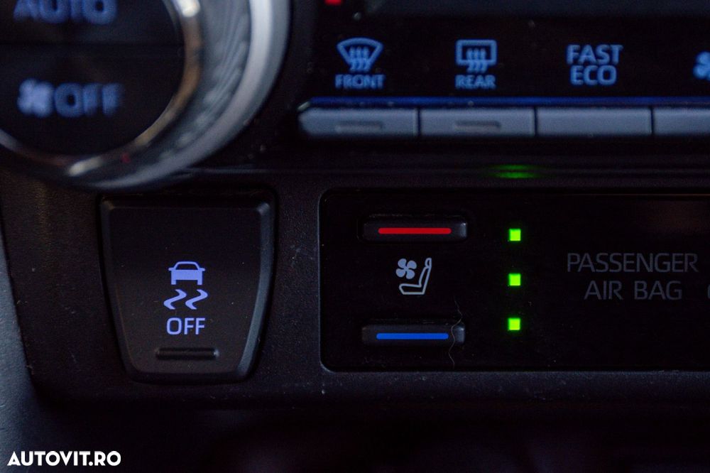 Toyota RAV4 2.5 4x4 Hybrid Lounge - 16