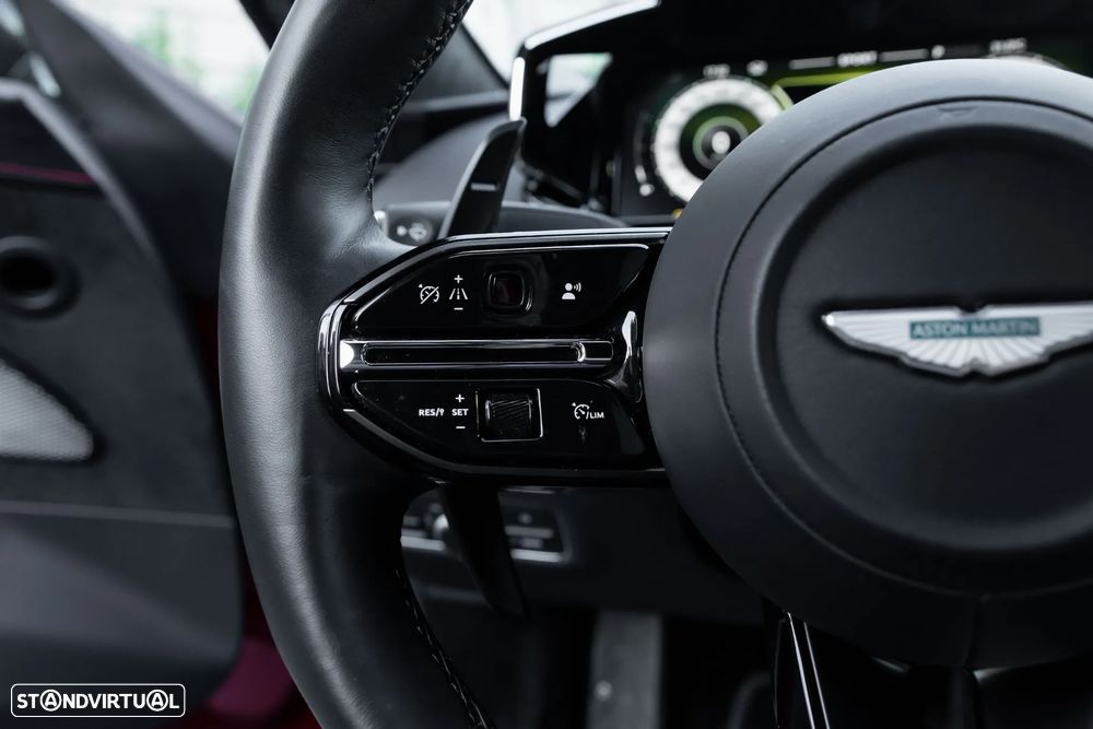 Aston Martin Vantage Coupe V8 - 40