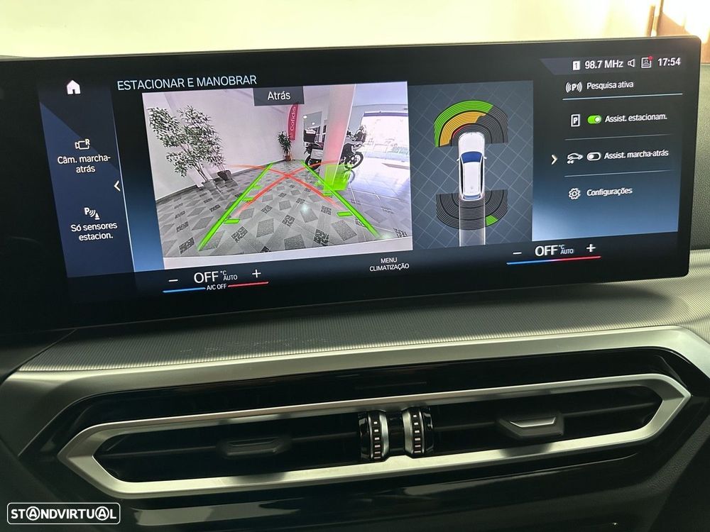 BMW 330 e Pack Desportivo M Pro Auto - 22