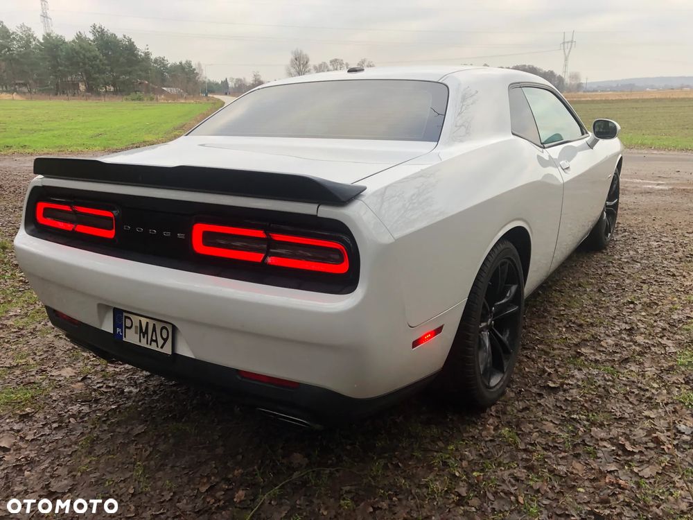 Dodge Challenger - 5