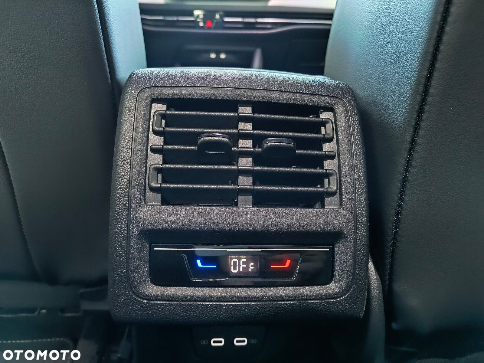 Volkswagen Golf - 22