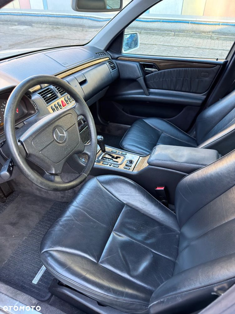 Mercedes-Benz Klasa E 430 T Avantgarde - 7