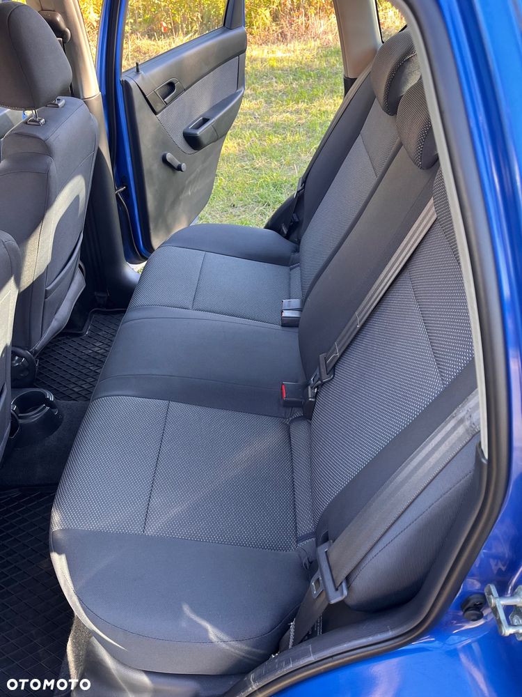 Chevrolet Aveo 2011 photo 5