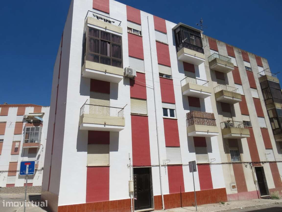 APARTAMENTO T1 PARA REMODELAÇÃO TOTAL NA BAIXA DA BANHEIRA - Grande imagem: 2/15