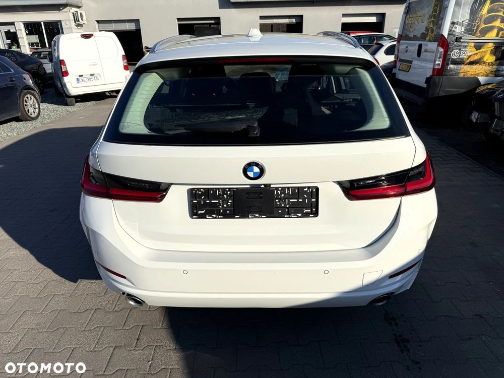 BMW Seria 3 318d Sport Line - 2