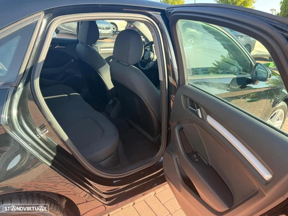 Audi A3 Limousine 30 TDI Design - 28