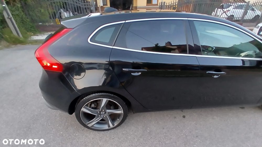 Volvo V40 D2 R-Design - 31