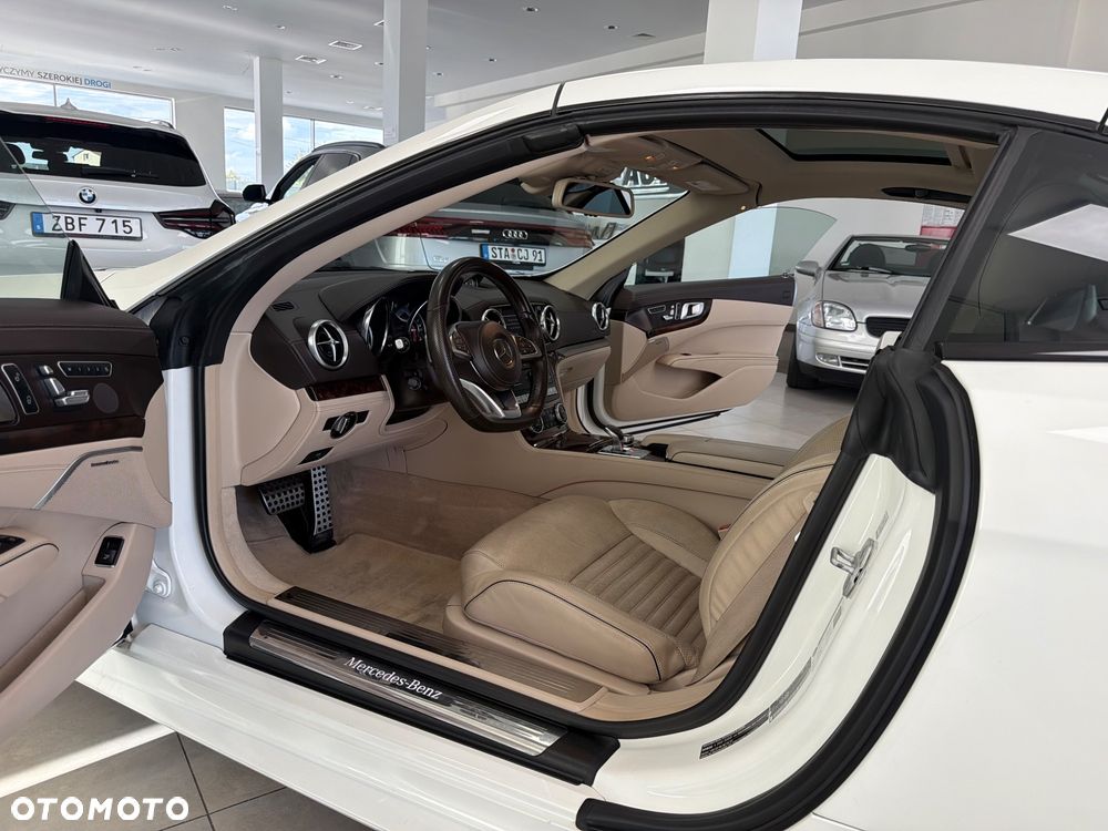 Mercedes-Benz SL - 24