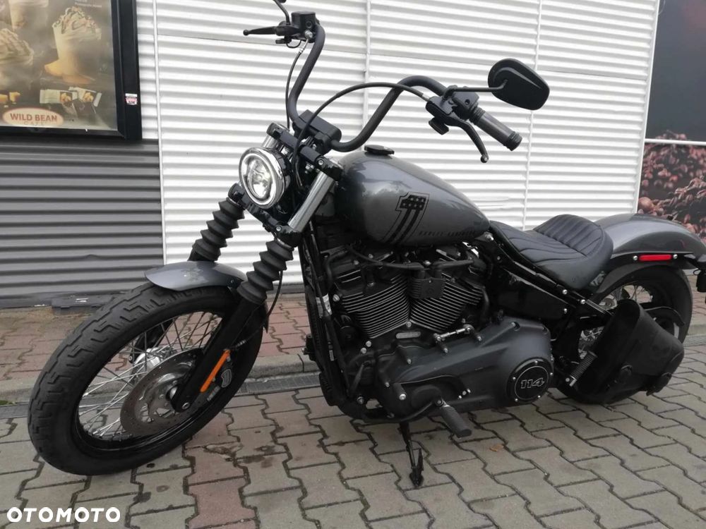 Harley-Davidson Softail Street Bob - 2