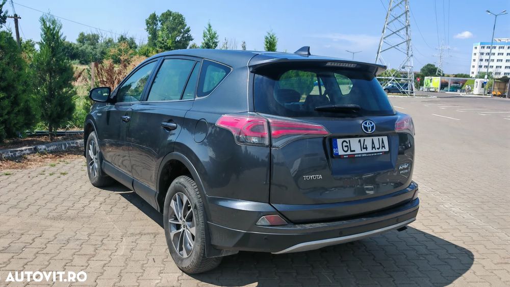 Toyota RAV4 - 4