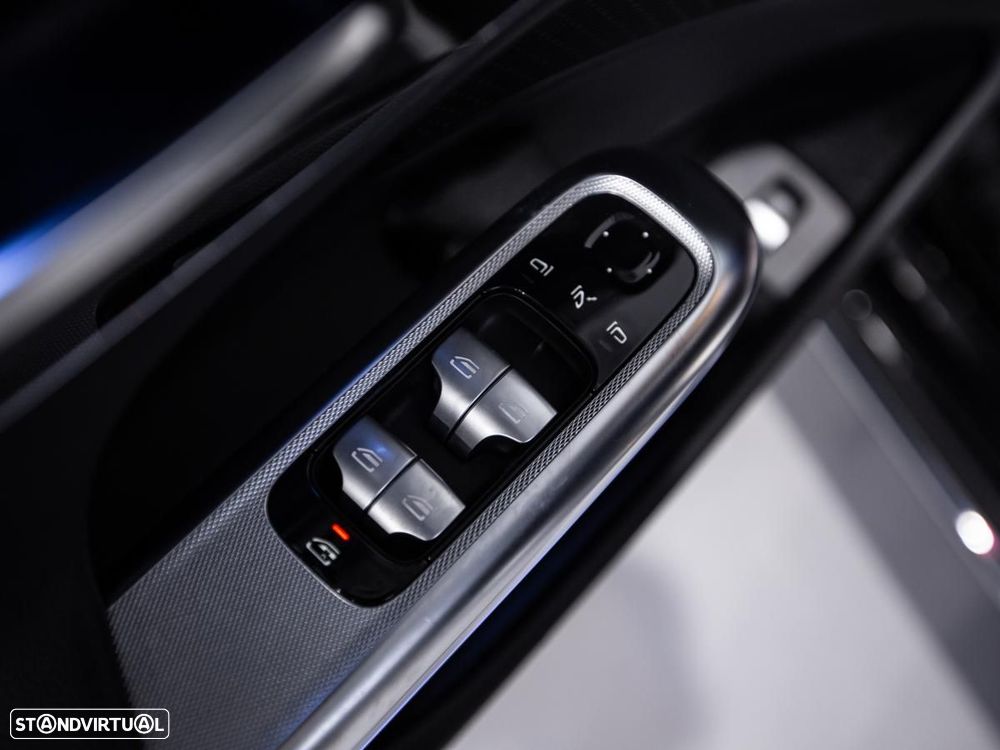 Mercedes-Benz E 300 de 4Matic 9G-TRONIC AMG Line - 15