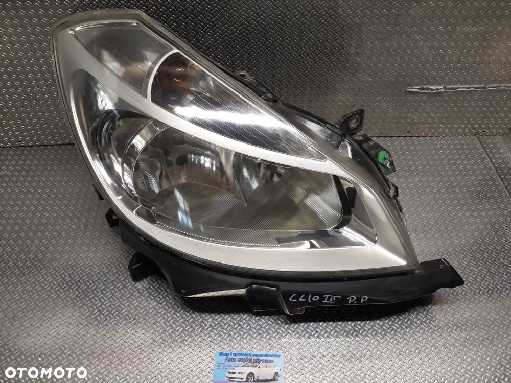 LAMPA PRAWY PRZÓD RENAULT CLIO III 2005-2009  VALEO 8200244897 - 1