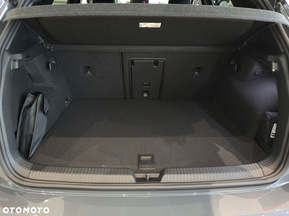 Volkswagen Golf - 32