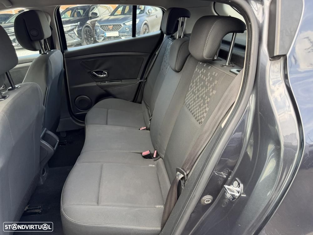 Renault Mégane 1.5 dCi Limited SS - 12